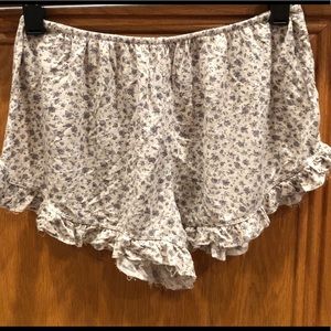 Comfy floral shorts